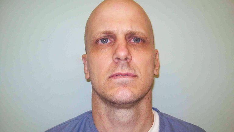 5 - World's Most Dangerous Prisoners - Season 1 - Episode 7 / Robertson